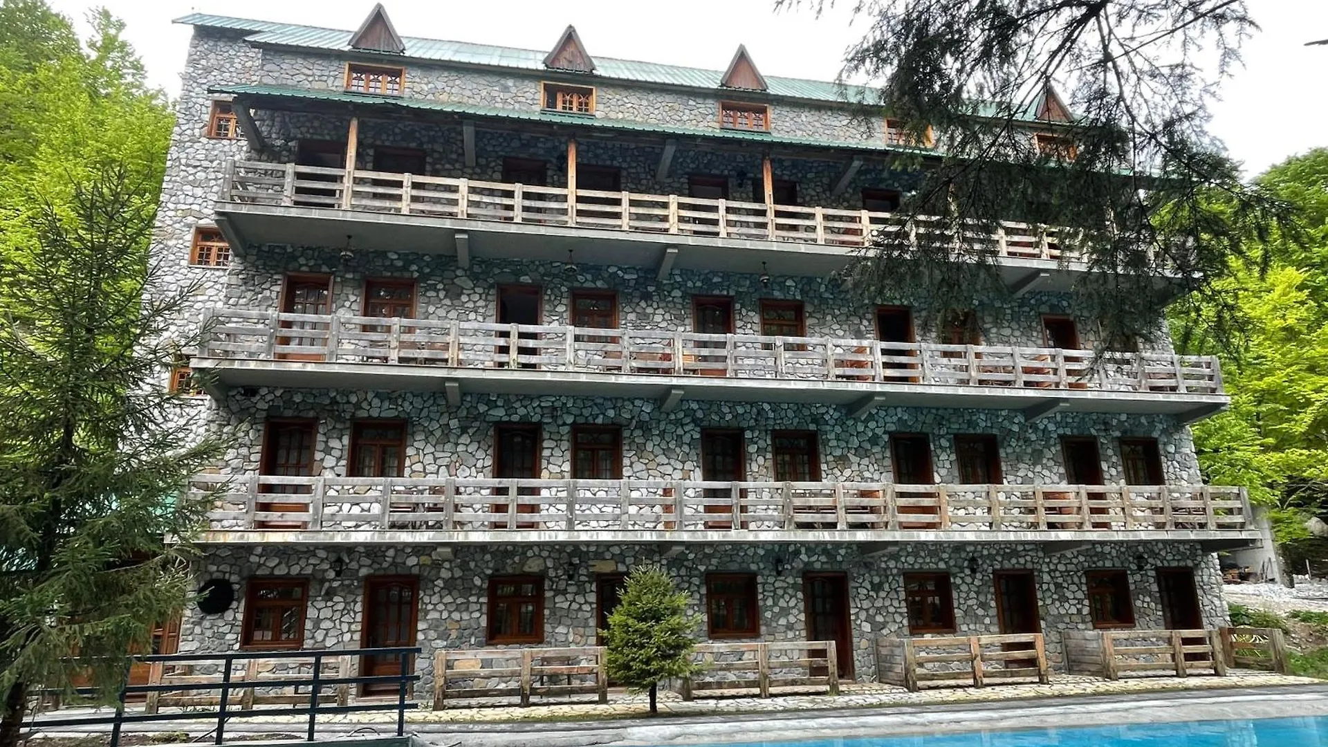 Bed & Breakfast Burimi I Valbones Bed and Breakfast
